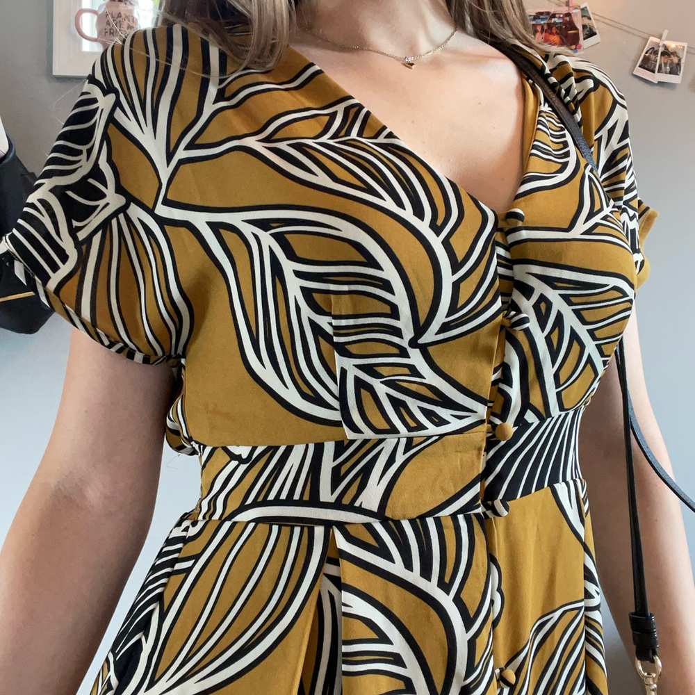 Sienna Sky yellow banana leaf button up v-neck dress. - Picture 4 of 4